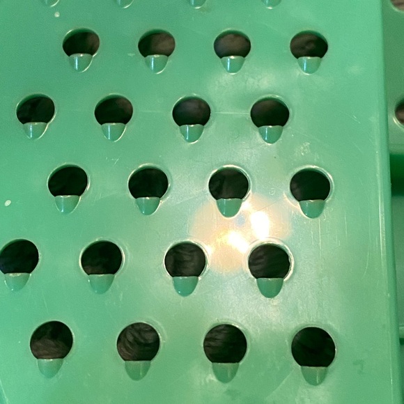 Tupperware jade green Cheese Vegetable Slaw Grater Bowl. #786-9Great cond-sharp! - Picture 7 of 9